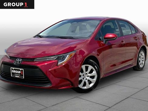 Used 2025 Toyota Corolla LE FWD image 1