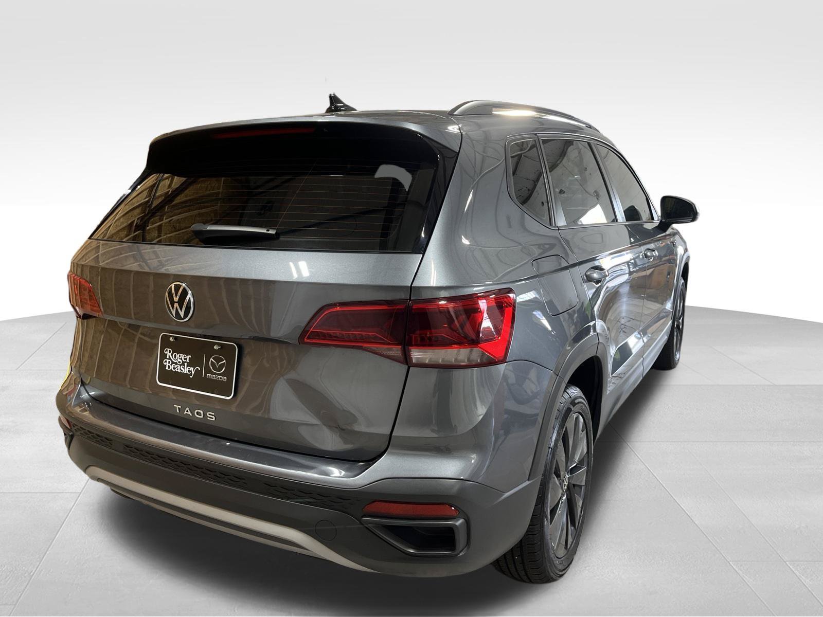 Used 2024 Volkswagen Taos S FWD image 5