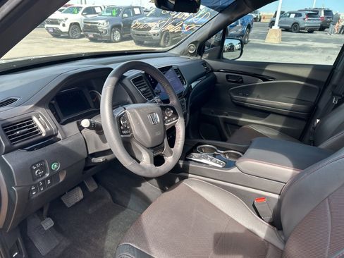 Used 2024 Honda Passport Black Edition image 13