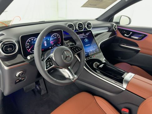 Certified 2026 Mercedes-Benz GLC 300 image 4