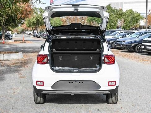 New 2026 Hyundai Venue SEL FWD image 10