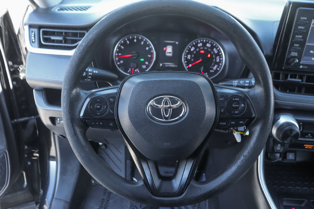 Used 2021 Toyota RAV4 LE FWD image 19