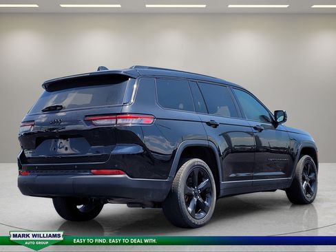 Used 2023 Jeep Grand Cherokee L Laredo AWD/4WD image 4