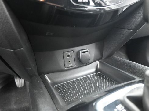 Used 2018 Nissan Rogue Sport SV w/ SV Technology Package image 13