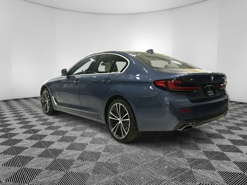 Used 2023 BMW 540i xDrive w/ Premium Package image 3