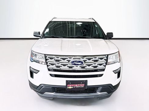 Used 2019 Ford Explorer XLT AWD/4WD image 4