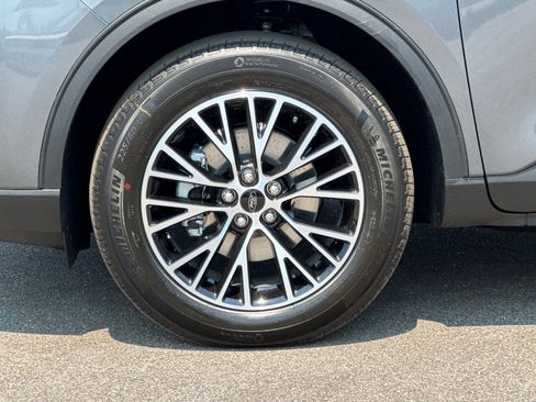 New 2025 Ford Escape Base image 25