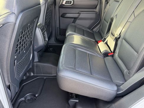 New 2026 Ford Bronco Badlands image 11