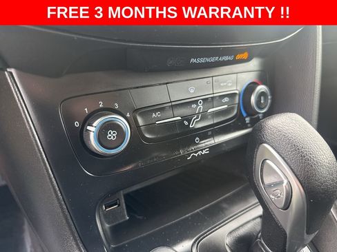 Used 2018 Ford Focus SE FWD image 19
