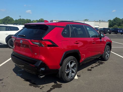Used 2024 Toyota RAV4 SE w/ Weather & Moonroof Package AWD/4WD image 4