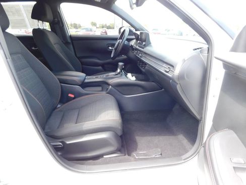 Used 2025 Honda HR-V Sport image 16