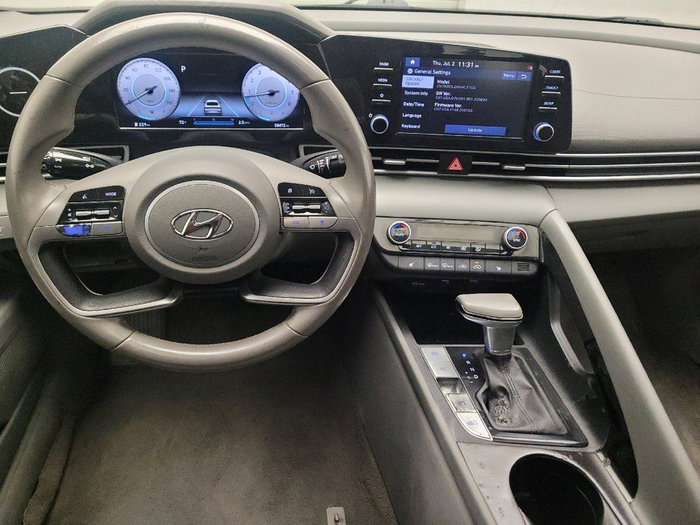 Used 2022 Hyundai Elantra SEL w/ Convenience + Premium Package FWD image 22