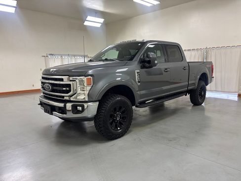 Used 2022 Ford F250 Lariat w/ Tremor Off-Road Package AWD/4WD image 4