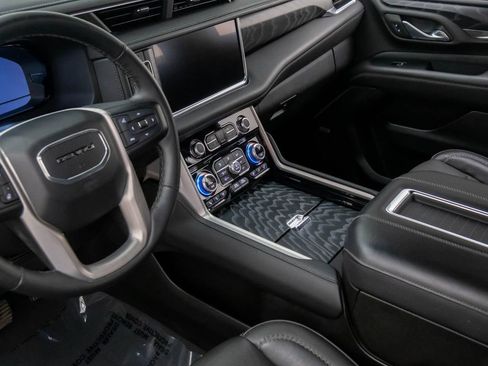 Used 2023 GMC Yukon XL Denali image 13
