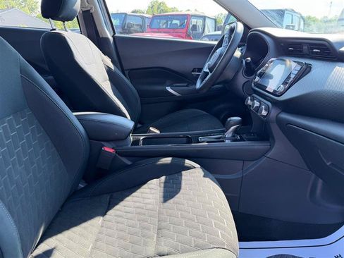 Used 2024 Nissan Kicks SV w/ Exterior Package FWD image 11
