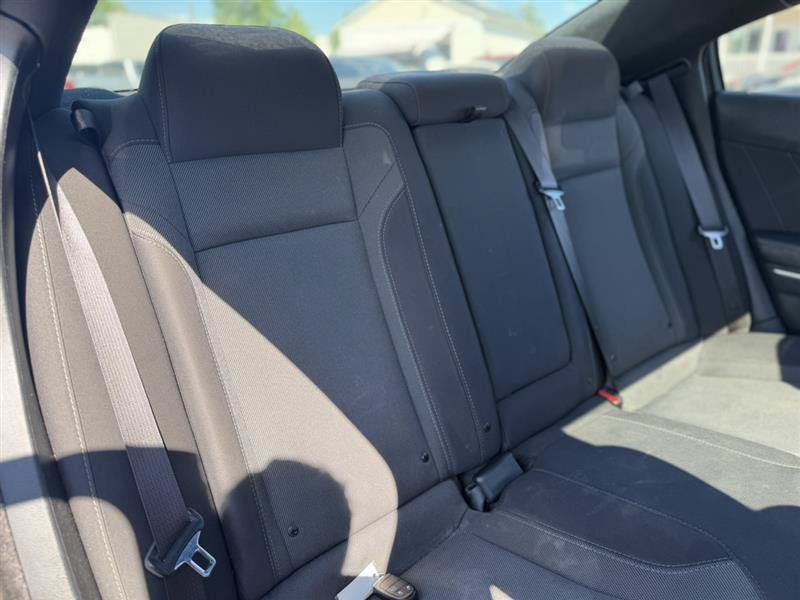 Used 2019 Dodge Charger SXT RWD image 18
