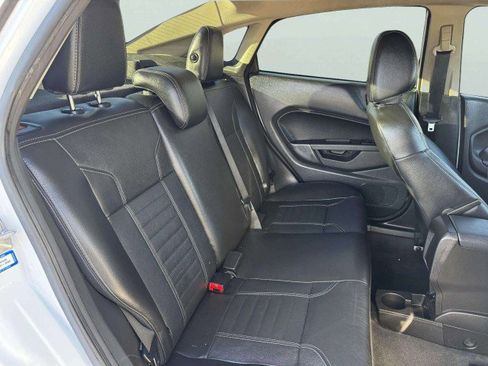 Used 2014 Ford Fiesta Titanium image 40