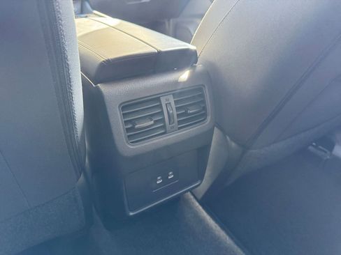 Used 2025 Nissan Rogue SV FWD image 24