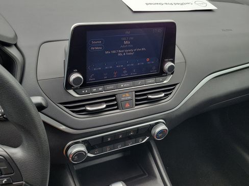 Certified 2025 Nissan Altima 2.5 S FWD image 24