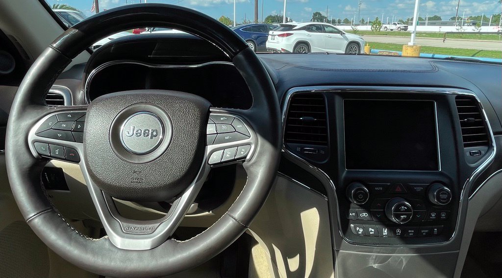 Used 2018 Jeep Grand Cherokee Overland RWD image 17