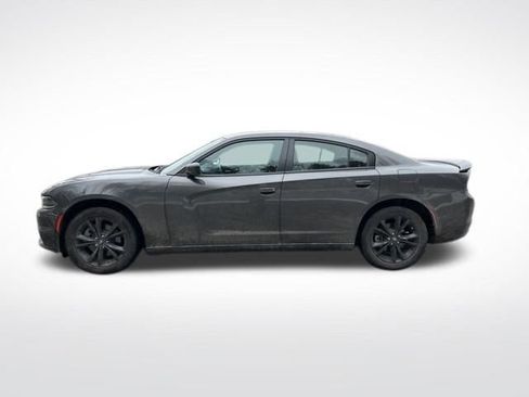 Used 2022 Dodge Charger SXT w/ Blacktop Package image 2