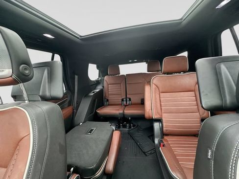 Used 2023 GMC Yukon Denali Ultimate AWD/4WD image 22