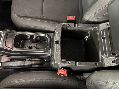 Used 2019 Jeep Wrangler Unlimited Sport S AWD/4WD image 29