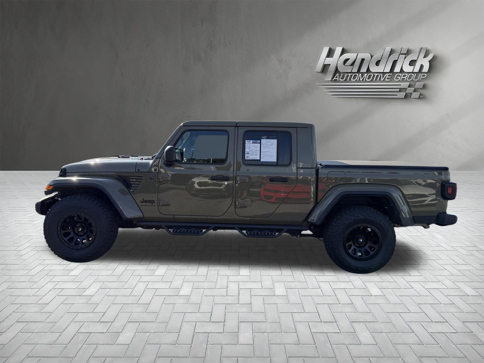 Used 2025 Jeep Gladiator Sport AWD/4WD image 7