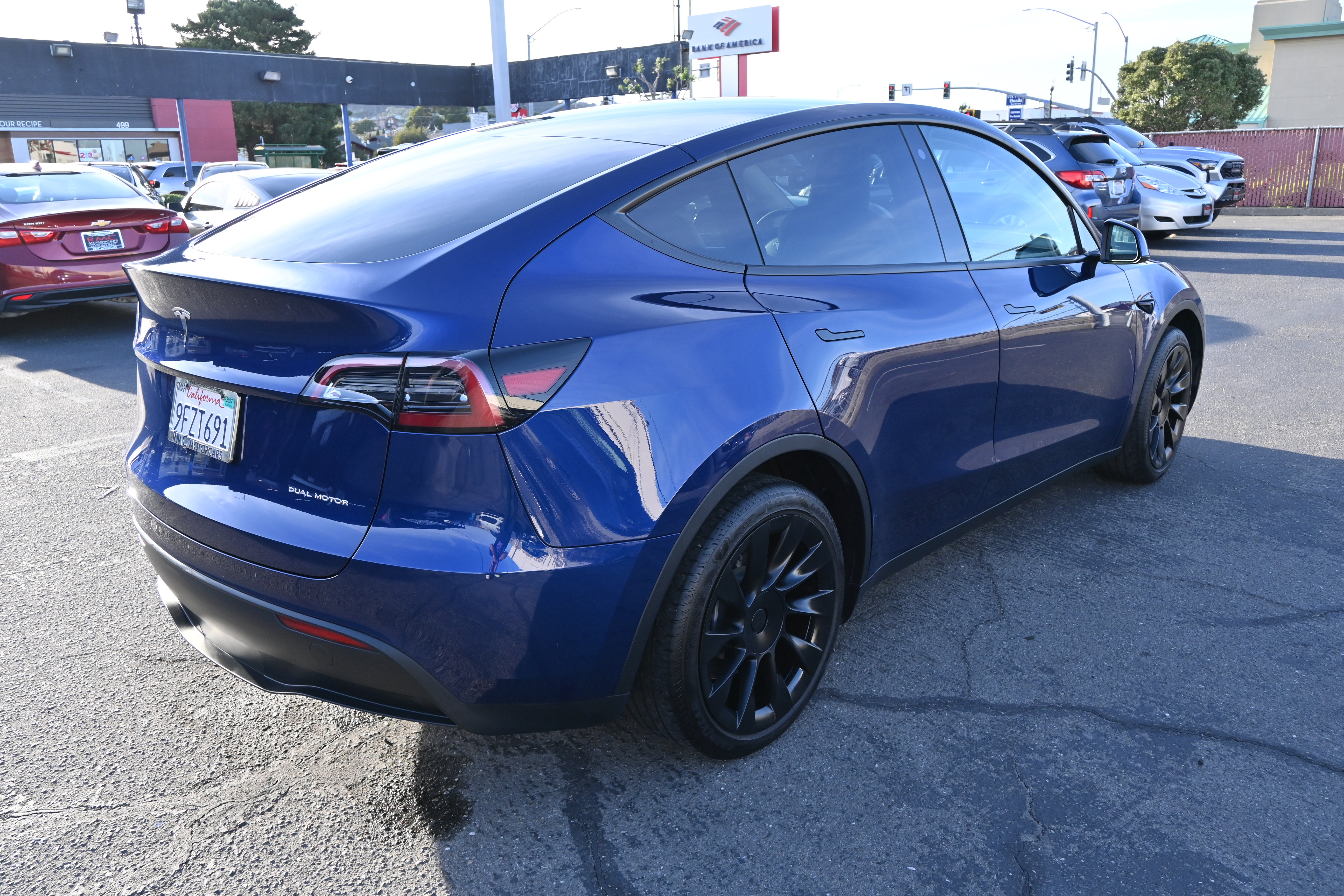 Used 2023 Tesla Model Y Long Range AWD/4WD image 9