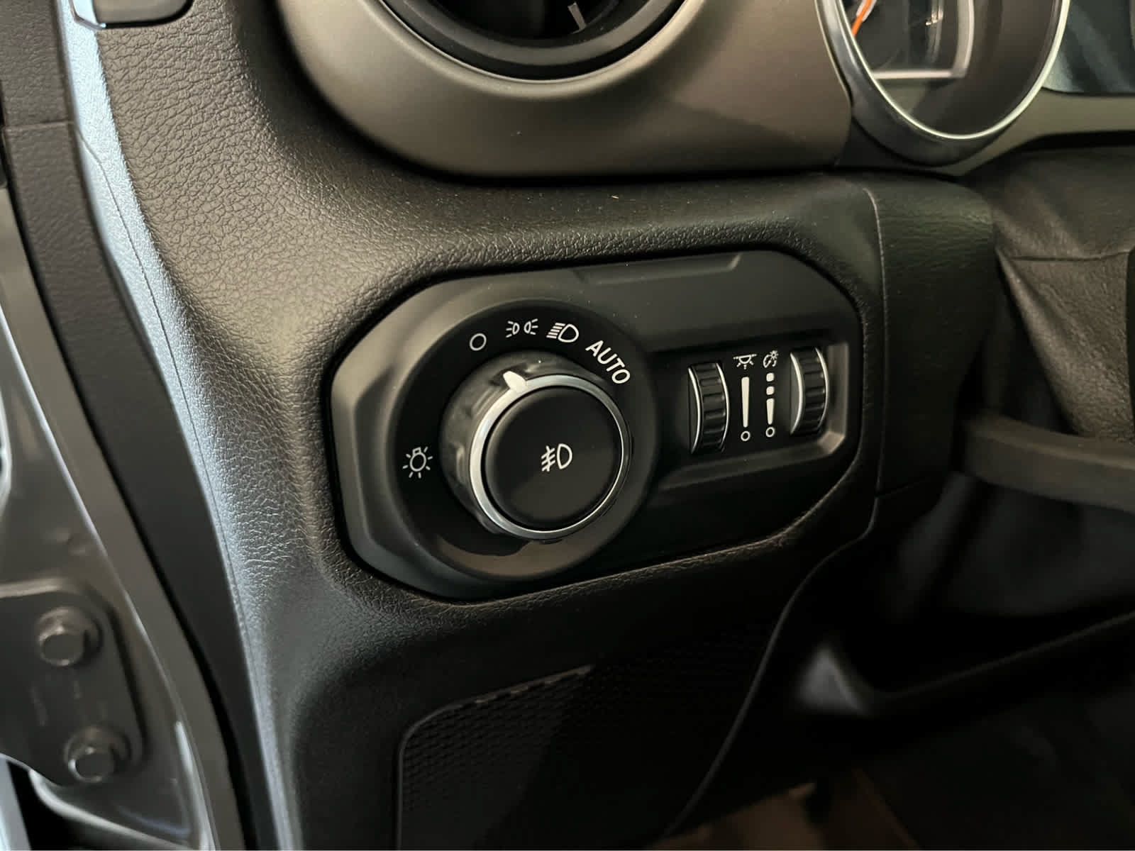 Used 2021 Jeep Wrangler Sport AWD/4WD image 22