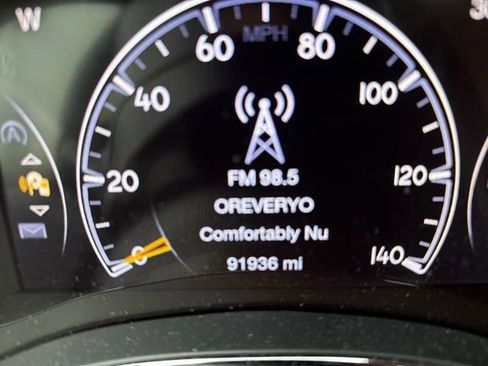 Used 2017 Jeep Grand Cherokee Limited image 11