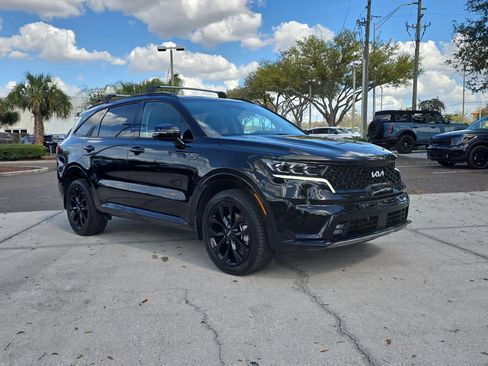 Certified 2022 Kia Sorento SX image 2