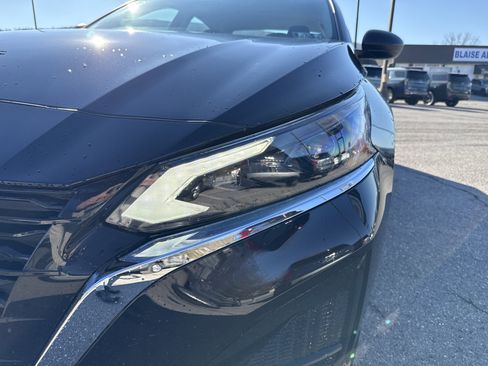 Used 2024 Nissan Altima 2.5 S image 10