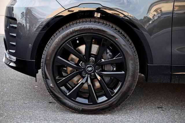 New 2026 Land Rover Discovery Limited Edition AWD/4WD image 4
