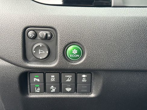 Used 2025 Honda Ridgeline Black Edition image 18