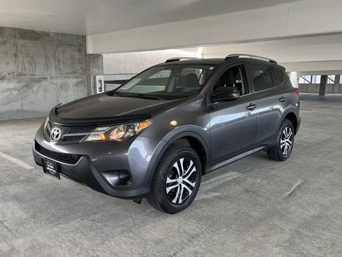 Used 2015 Toyota RAV4 LE AWD/4WD image 8