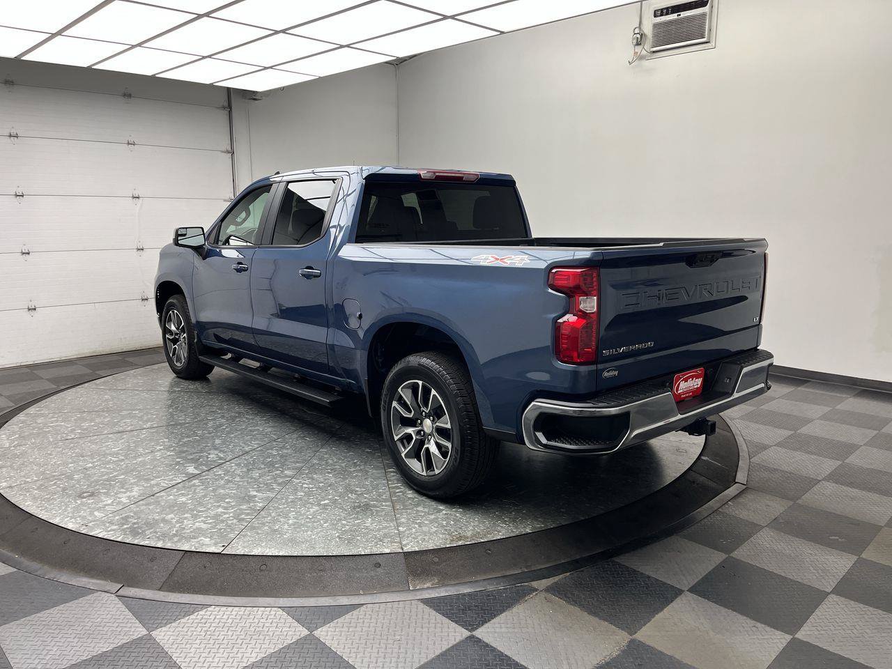 Certified 2024 Chevrolet Silverado 1500 LT AWD/4WD image 2