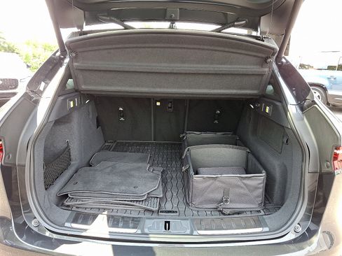 Certified 2025 Jaguar F-PACE R-Dynamic S image 27