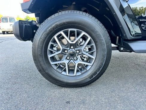 New 2025 Jeep Wrangler Sahara image 32