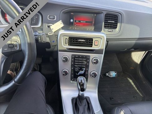 Used 2018 Volvo S60 T5 Dynamic w/ Vision Package image 14