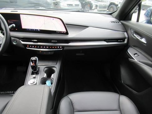 Certified 2025 Cadillac XT4 Premium Luxury image 15