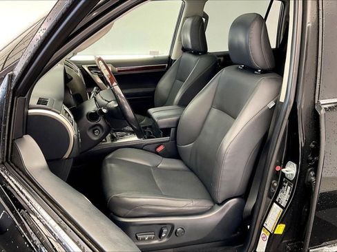 Used 2019 Lexus GX 460 image 17