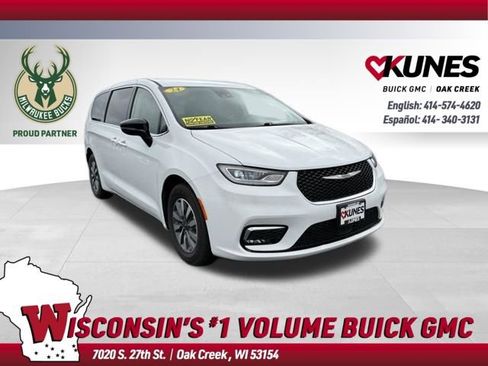 Used 2024 Chrysler Pacifica Select FWD image 1