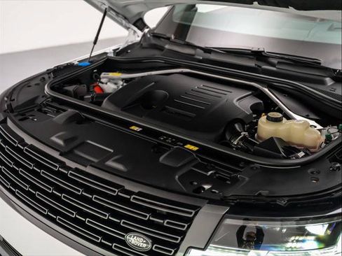 Used 2024 Land Rover Range Rover SE AWD/4WD image 28