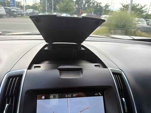 Used 2019 Ford Edge Titanium w/ Equipment Group 301A AWD/4WD image 29