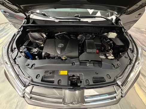 Used 2017 Toyota Highlander Limited AWD/4WD image 63