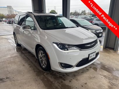 Used 2017 Chrysler Pacifica Limited