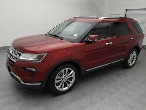Used 2019 Ford Explorer Limited w/ Ford Safe & Smart Package image 2