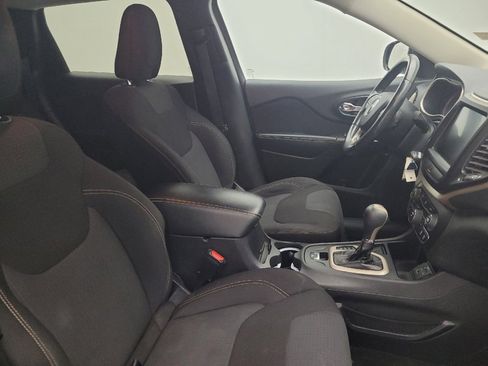 Used 2015 Jeep Cherokee Latitude image 21