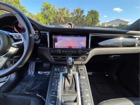 Used 2020 Porsche Macan AWD/4WD image 11